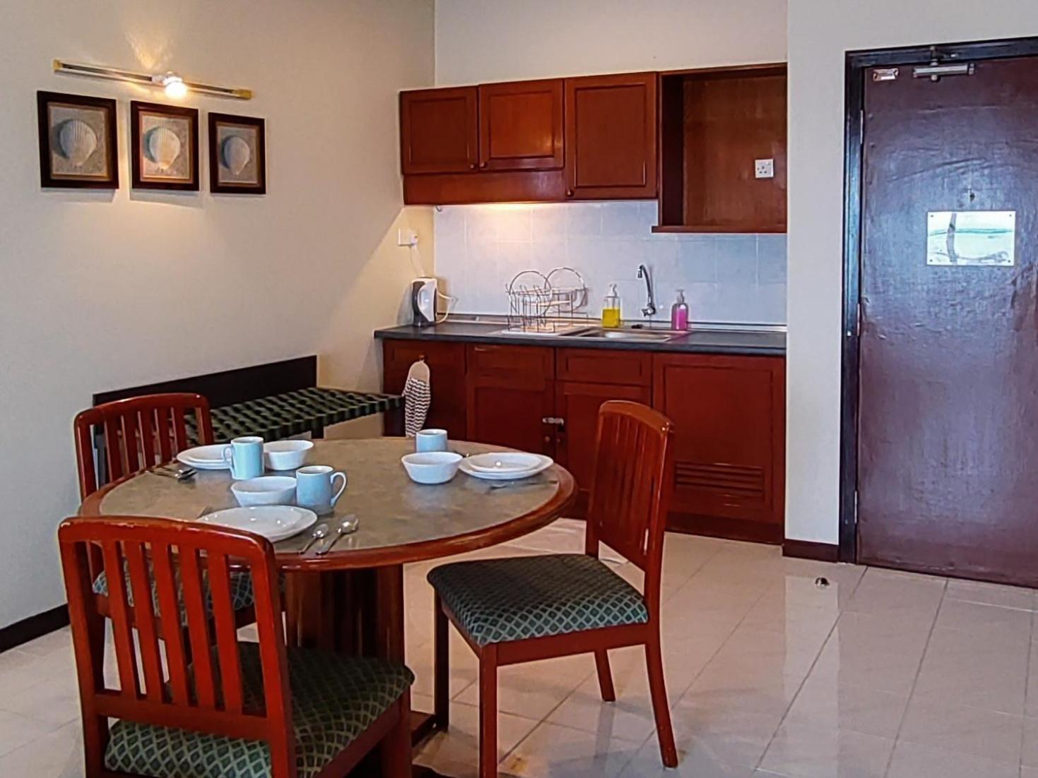 Apartment Rainbow Paradise With In Tanjung Bungah
