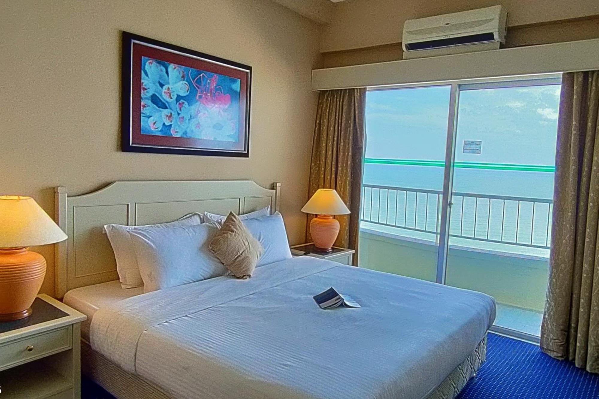 Rainbow Paradise With In Tanjung Bungah Apartment *