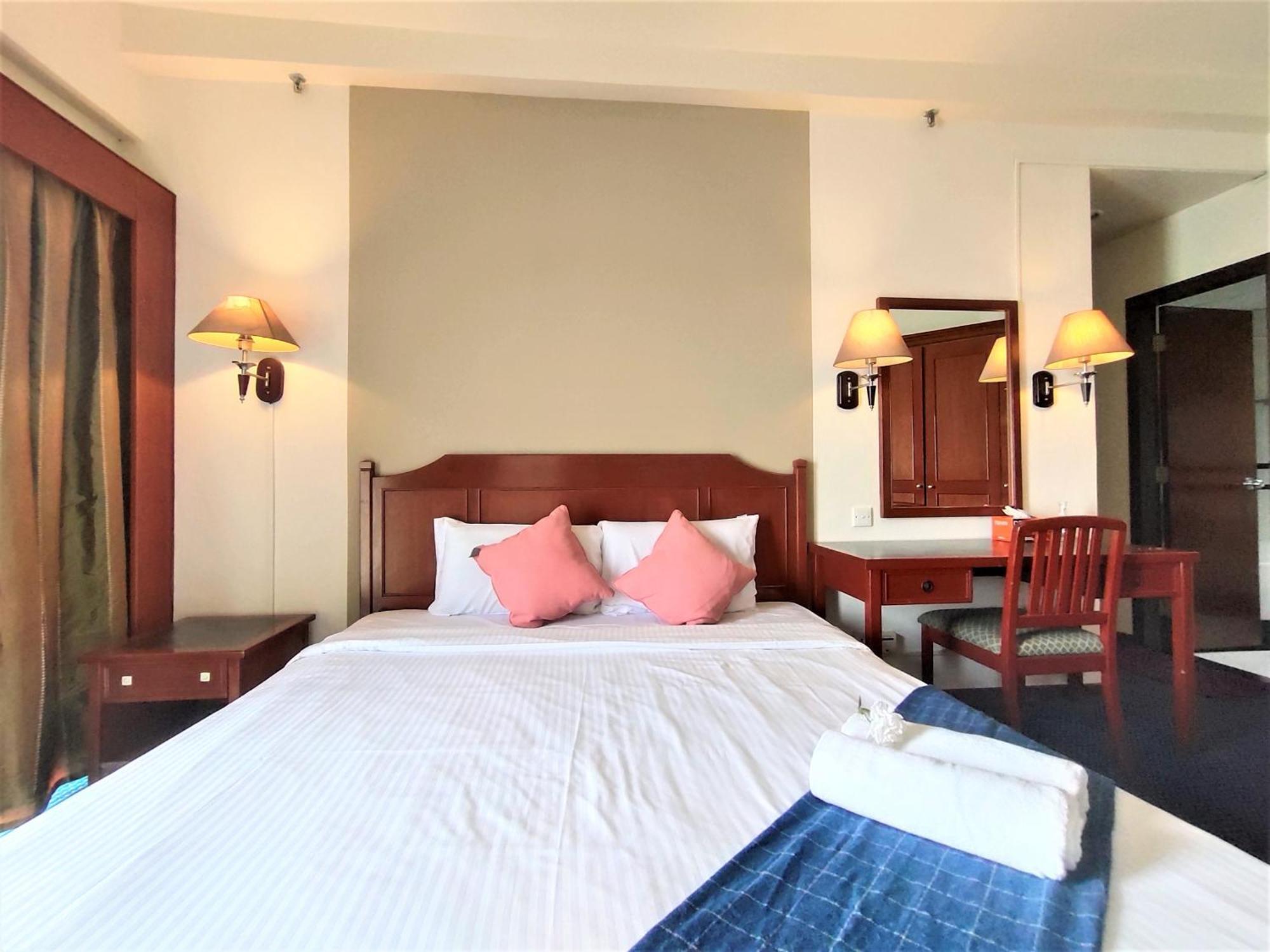 Rainbow Paradise With In Tanjung Bungah Apartment