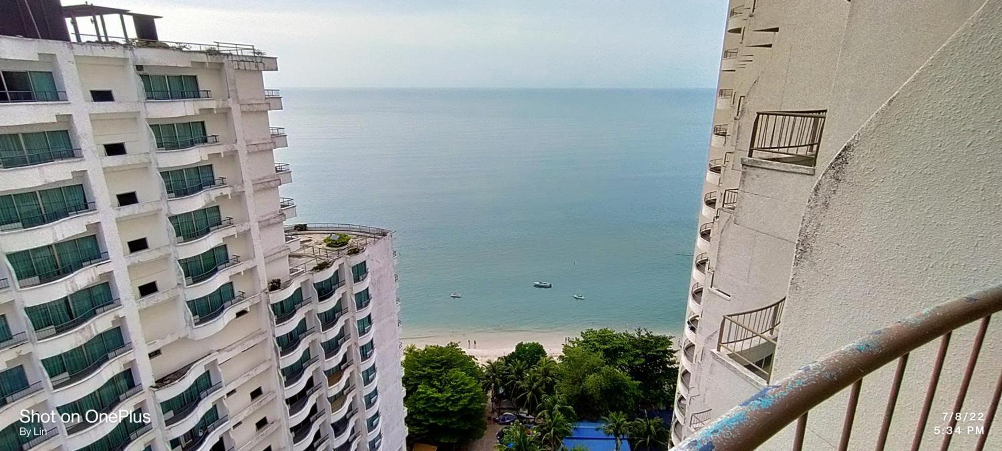 Rainbow Paradise With In Tanjung Bungah Apartment *